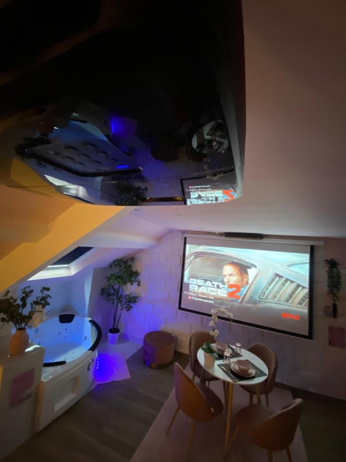 Capsule Color Deluxe Balneo I Ecran Home Cinema I Console De Jeux Trith-Saint-Leger Exteriér fotografie